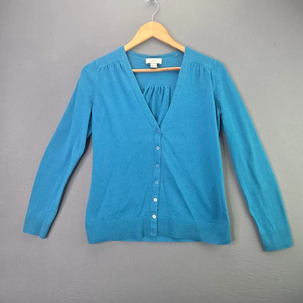 LOFT Cardigan Sweater Medium Blue V-Neck Button Up Pleated Knit Top 2829